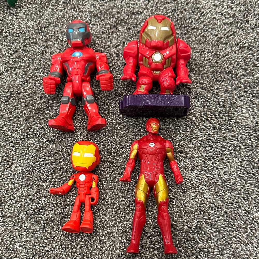 Iron Man Action Figure Set - Red and Gold